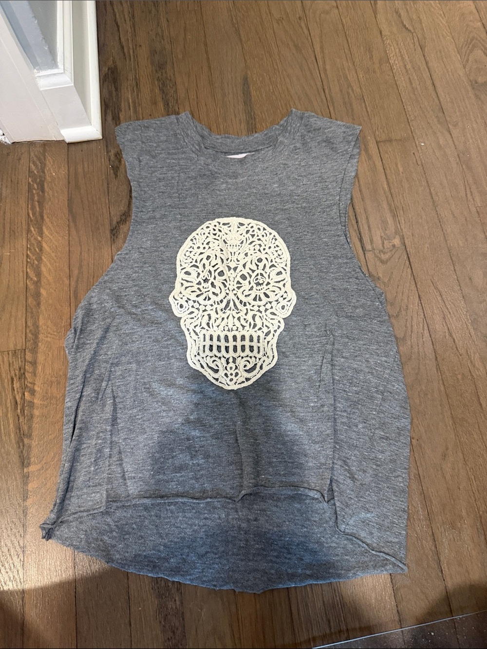Nation LTD Gray Muscle Tee with Cream Skull Applique